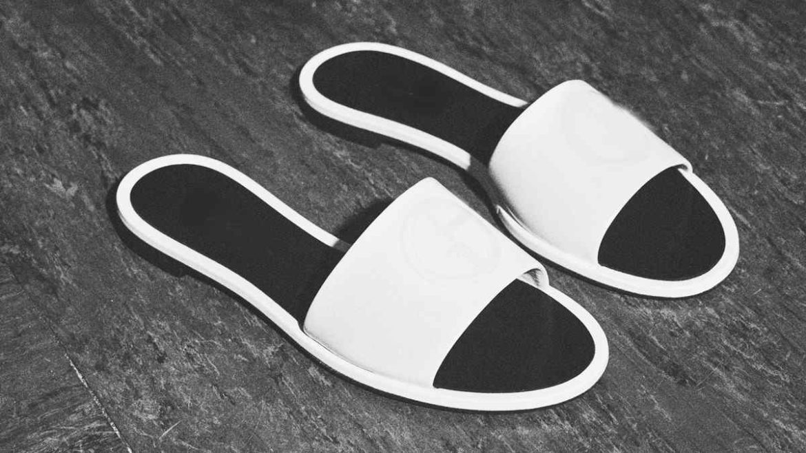 Buy and sell indoor slippers