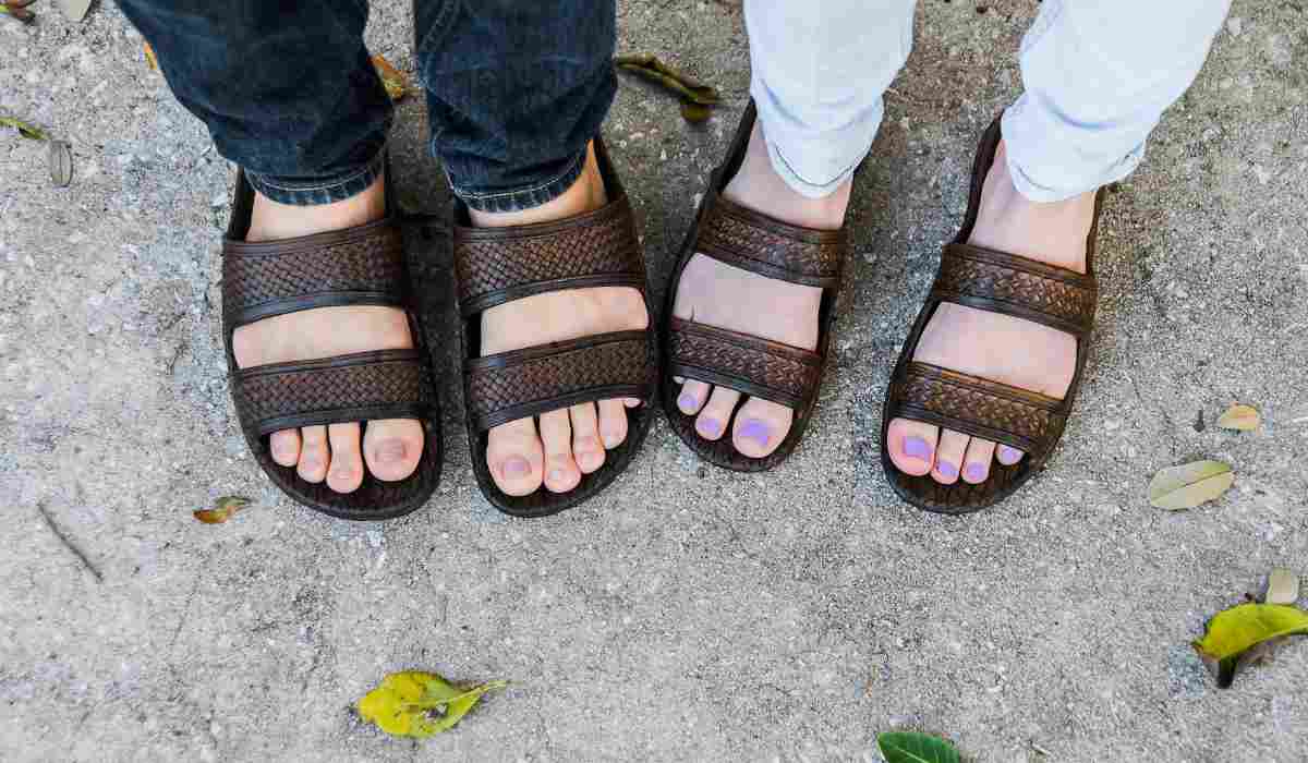  Best sandals for wide feet + great purchase price 