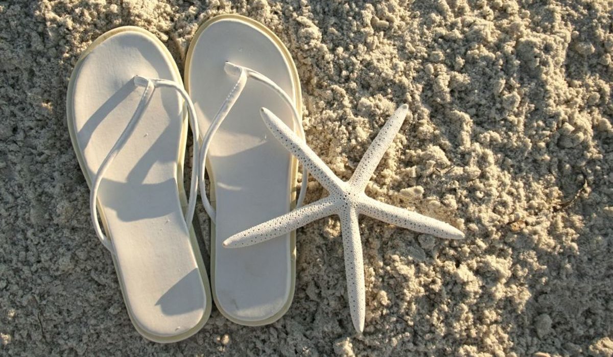  Buy beach plastic sandals at an Exceptional Price 