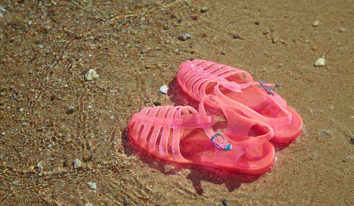  Buy beach plastic sandals at an Exceptional Price 