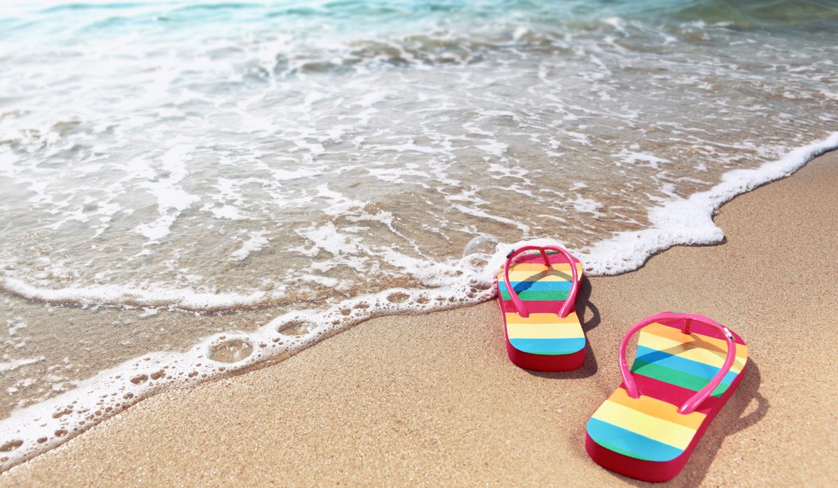  Buy beach plastic sandals at an Exceptional Price 